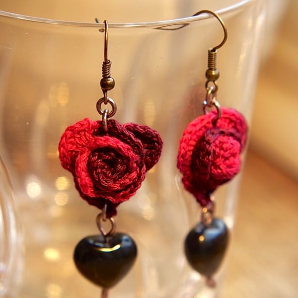 Gothic Obsidian Heart Roses Earrings 