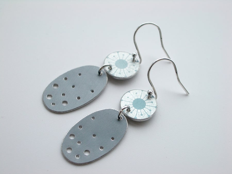 Starburst earrings in silver with grey ovals
