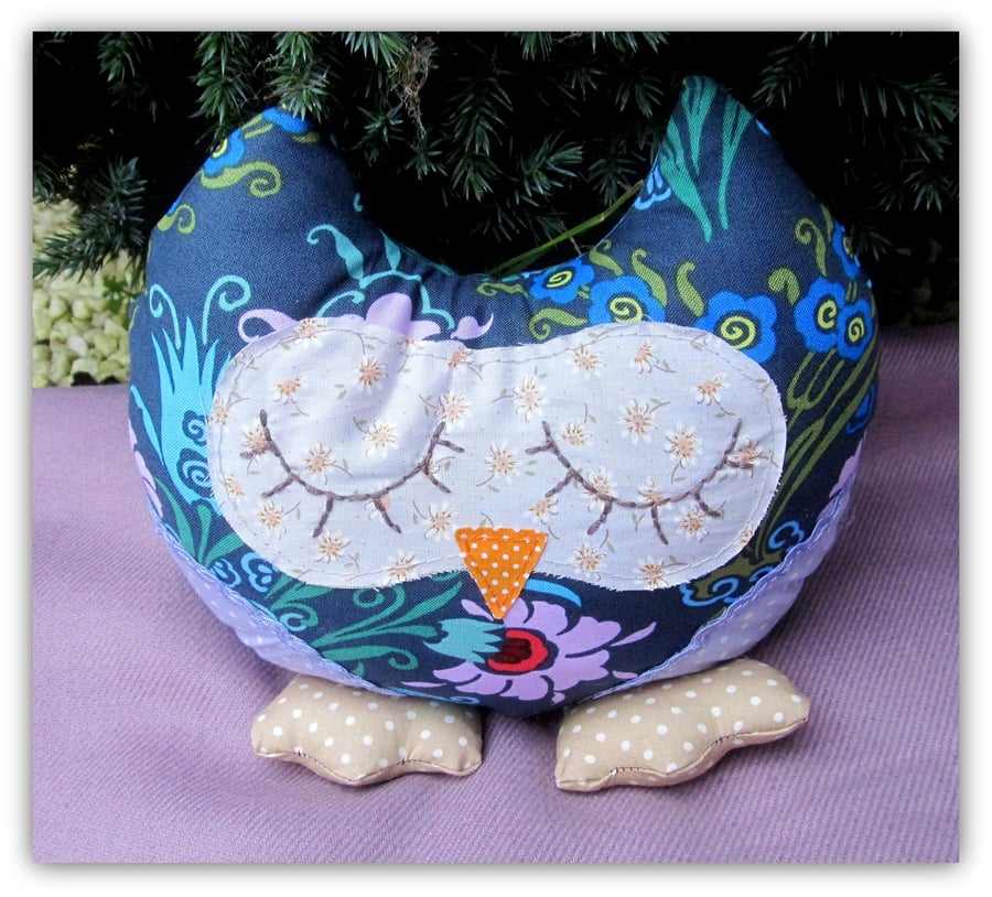 Snoozy owl doorstop. bookend  - Lupin