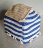Crocheted beach hut with life ring and real shells - Image 4