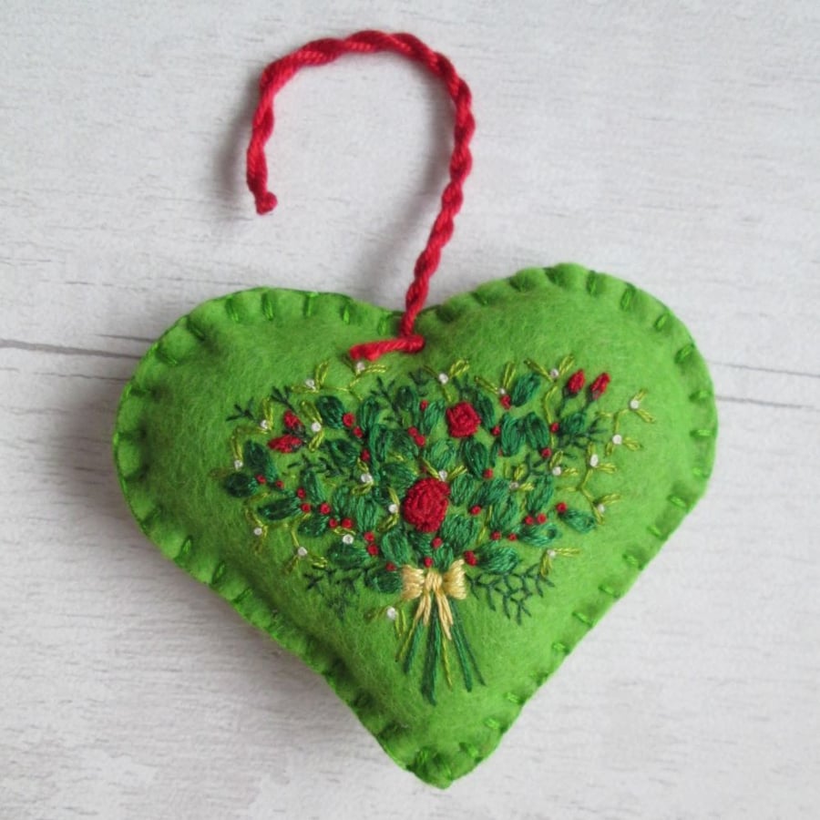 2021 Hand Embroidered Festive Keepsake Heart No. 1 - Festive Bouquet on Green