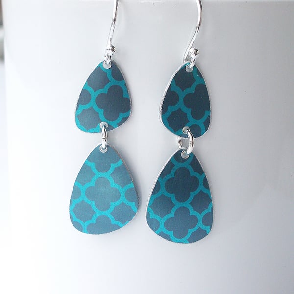 Pebble shaped teal drop earrings 