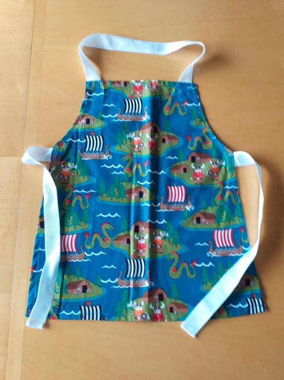 Viking, Apron, age 2-6 approximately
