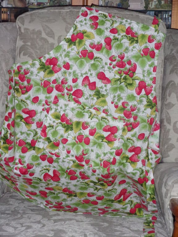 Adult Apron with Strawberries and foliage