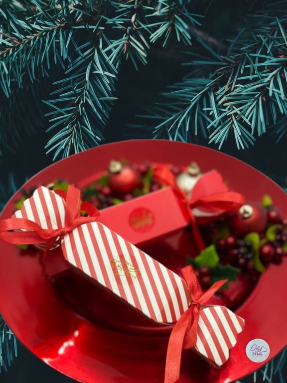 CHRISTMAS CRACKERS FILLED ( x2 )