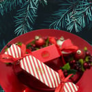 CHRISTMAS CRACKERS FILLED ( x2 )