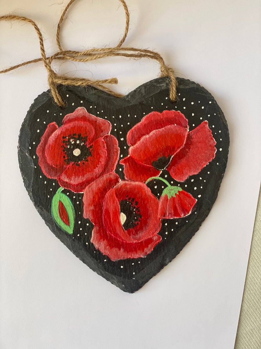 Slate heart with red poppies 