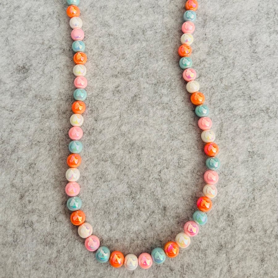 Pastel colours beaded necklace 