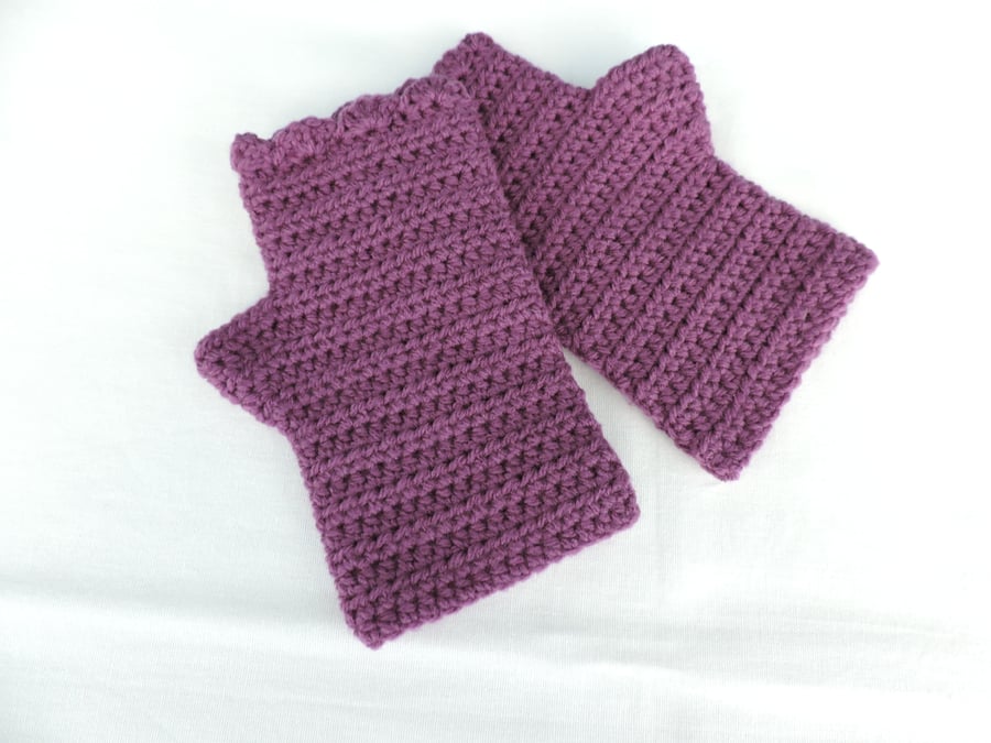 Seconds Sunday Crochet  Fingerless Mittens Plum