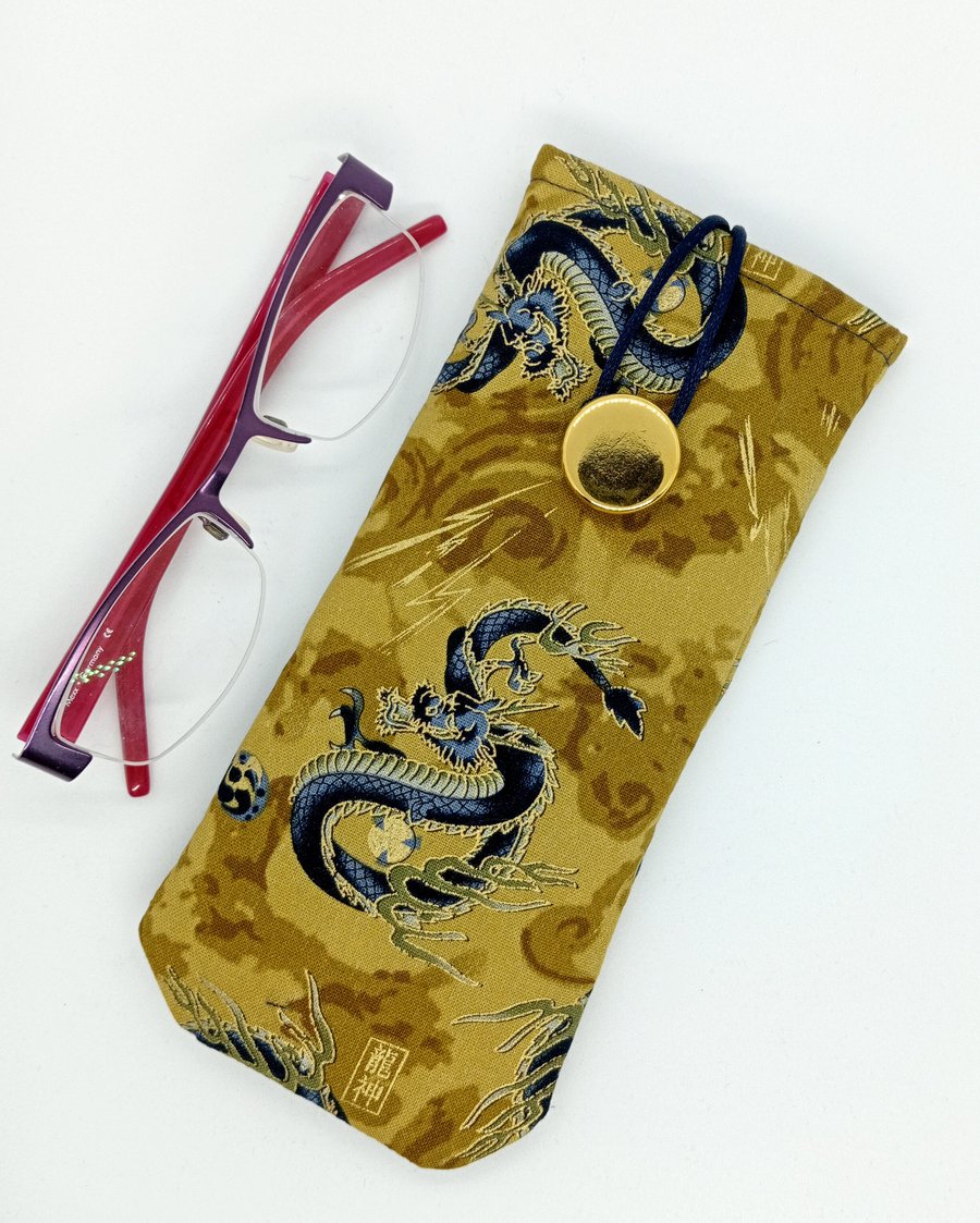 Dragon glasses case NO POSTAGE 485LF