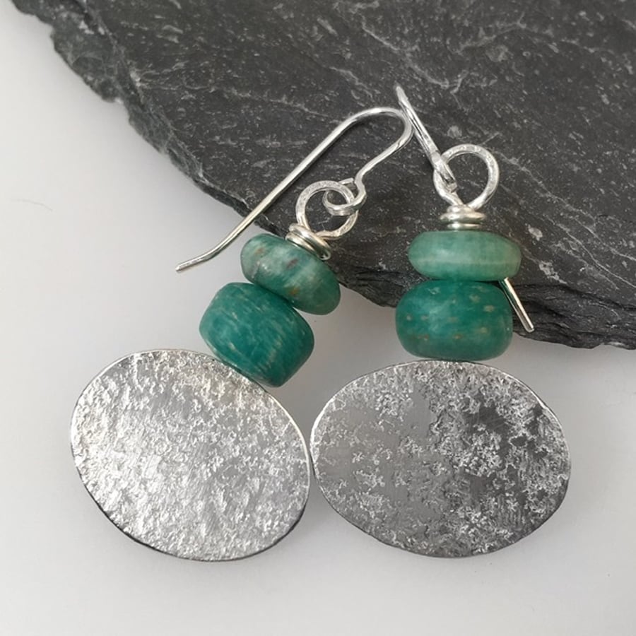 Silver and apatite oval earrings