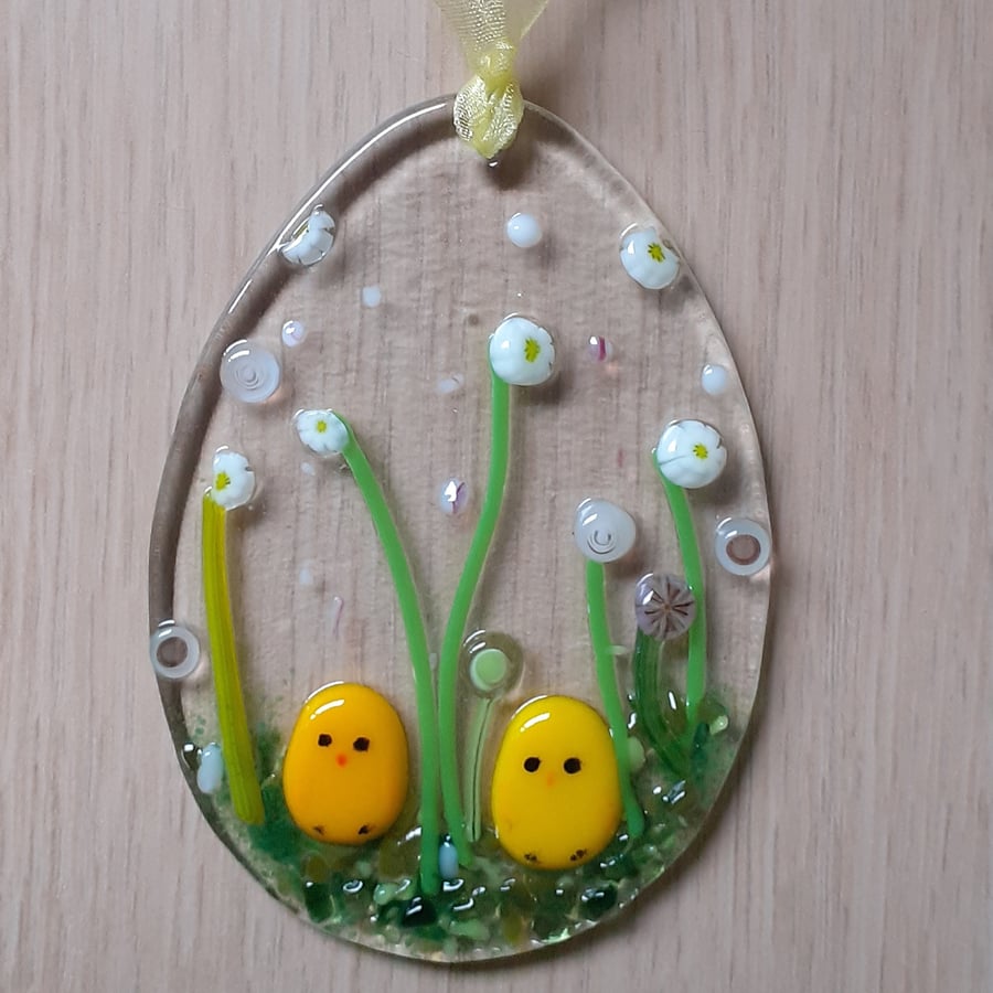 Fused glass Easter egg hanging decoration with two little chicks