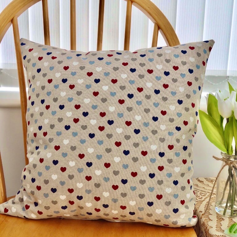 Cushion: Hearts design, Double Sided with pad and zip fastening 