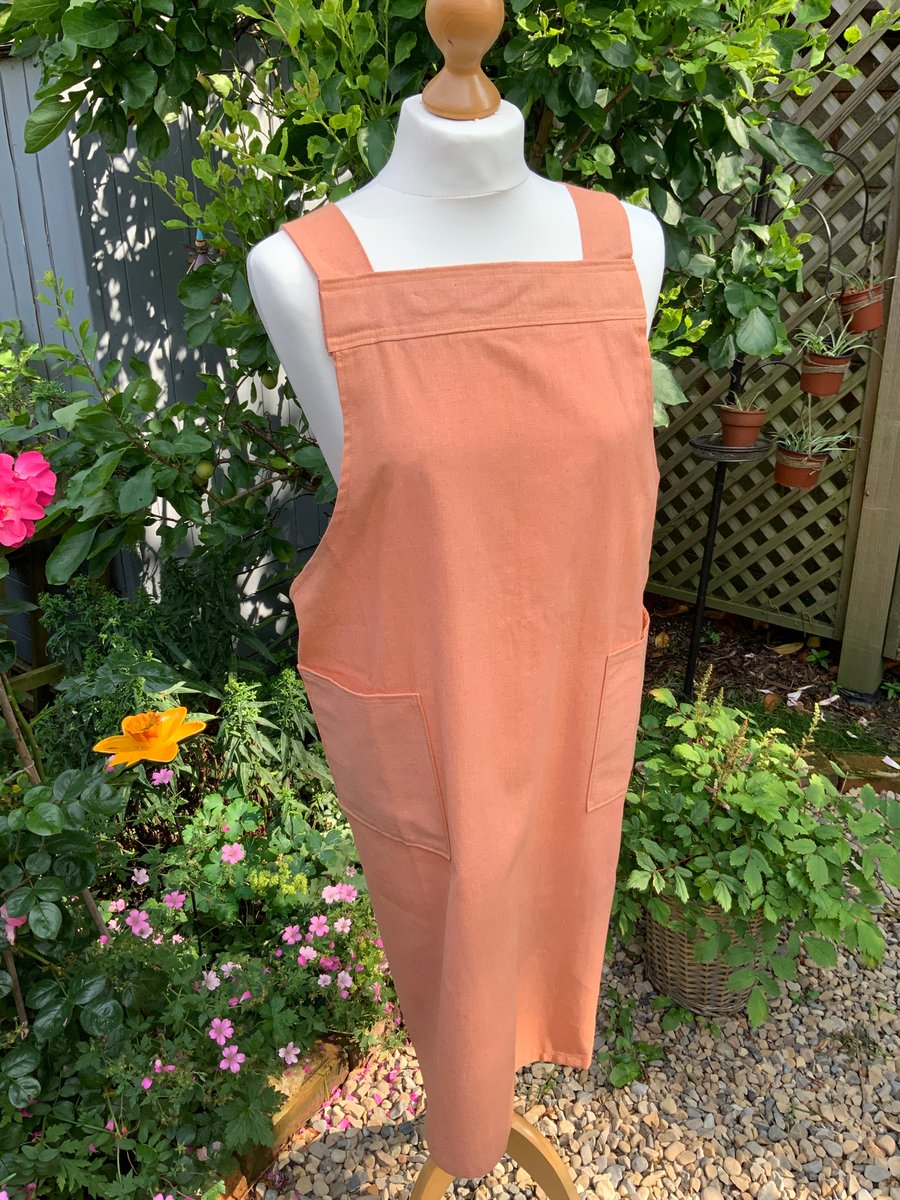 Adjustable Crossback Apron