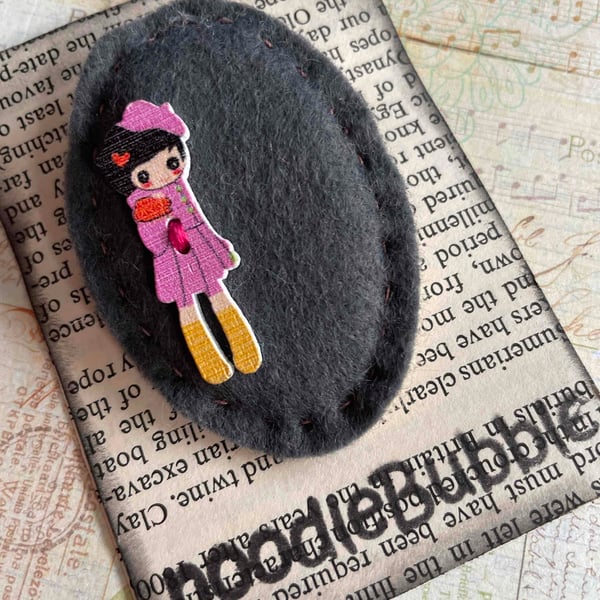 Kooky Girl Oval Felt Brooch 