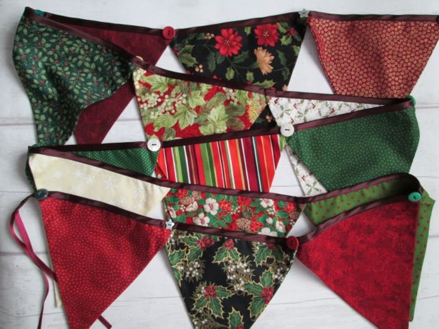 Double Sided Christmas Bunting with Button Decoration - 2.8 Metres