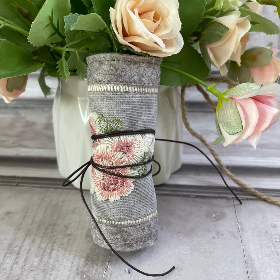 Sewing Room - Needle Roll Case Fawn Marl  by Carolee Crafts - PB12 0036