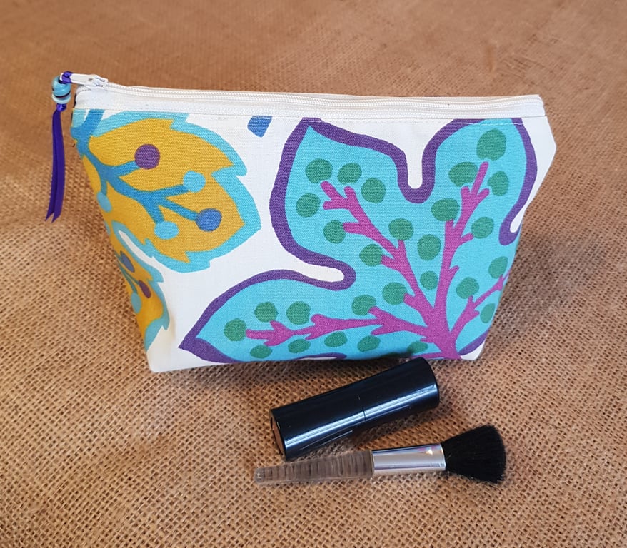 Zipped pouch: contemporary Sanderson floral print 