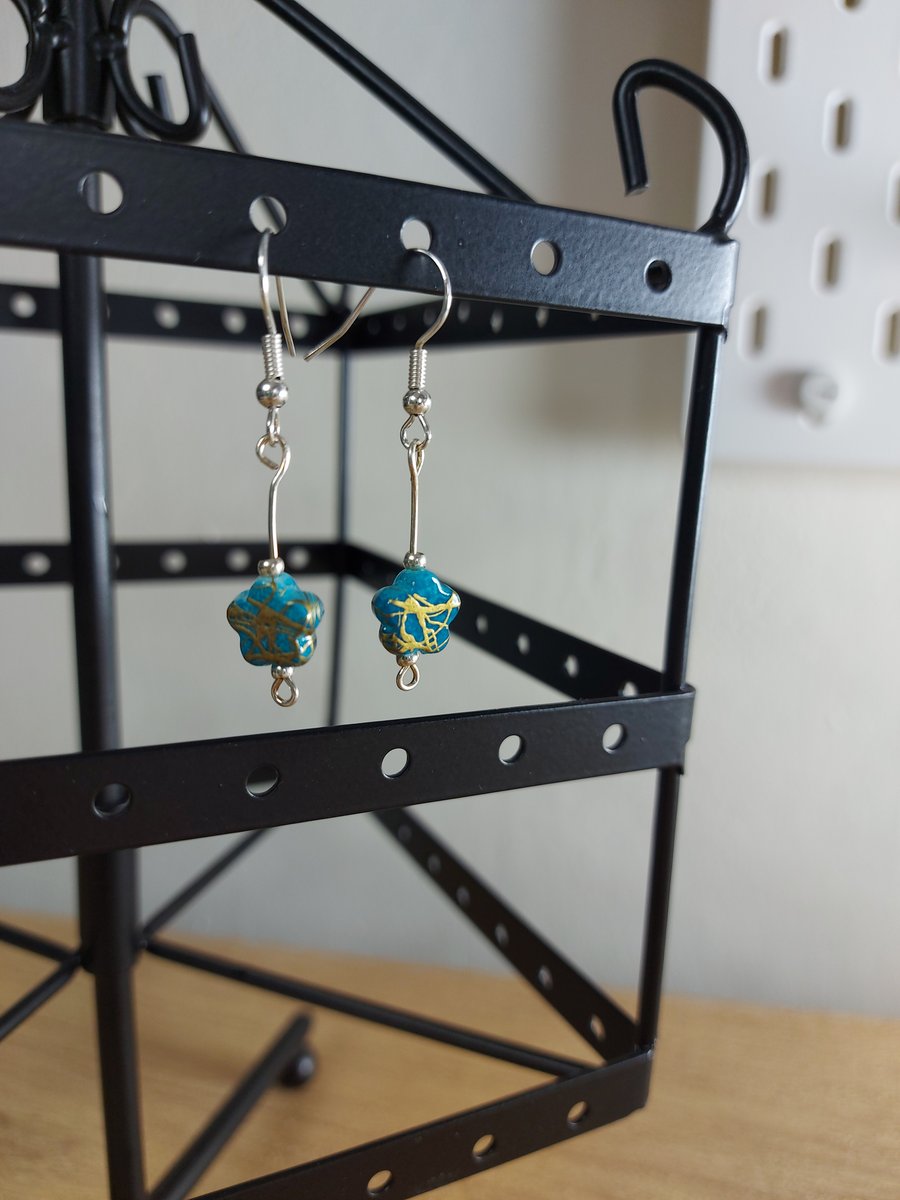 Elegant drop star earrings  