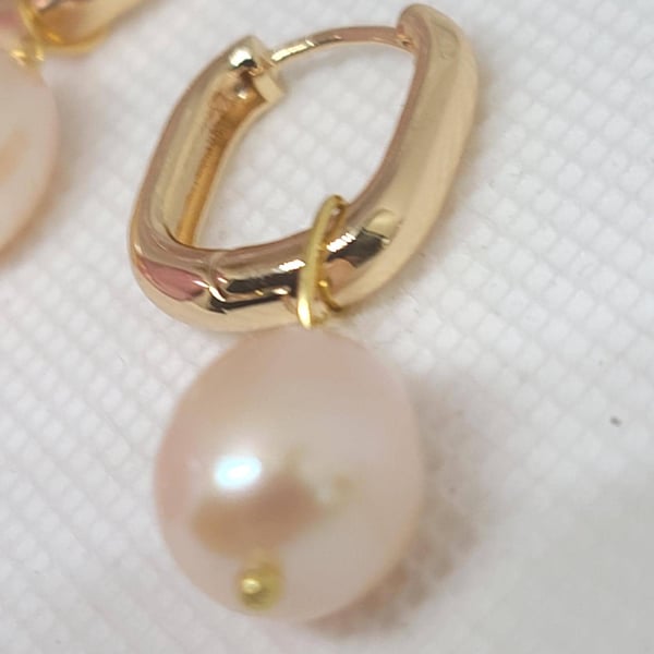 Freshwater Pearl Drop Earrings-Gold Plated-Smooth and Sleek Metal Work- light Gr