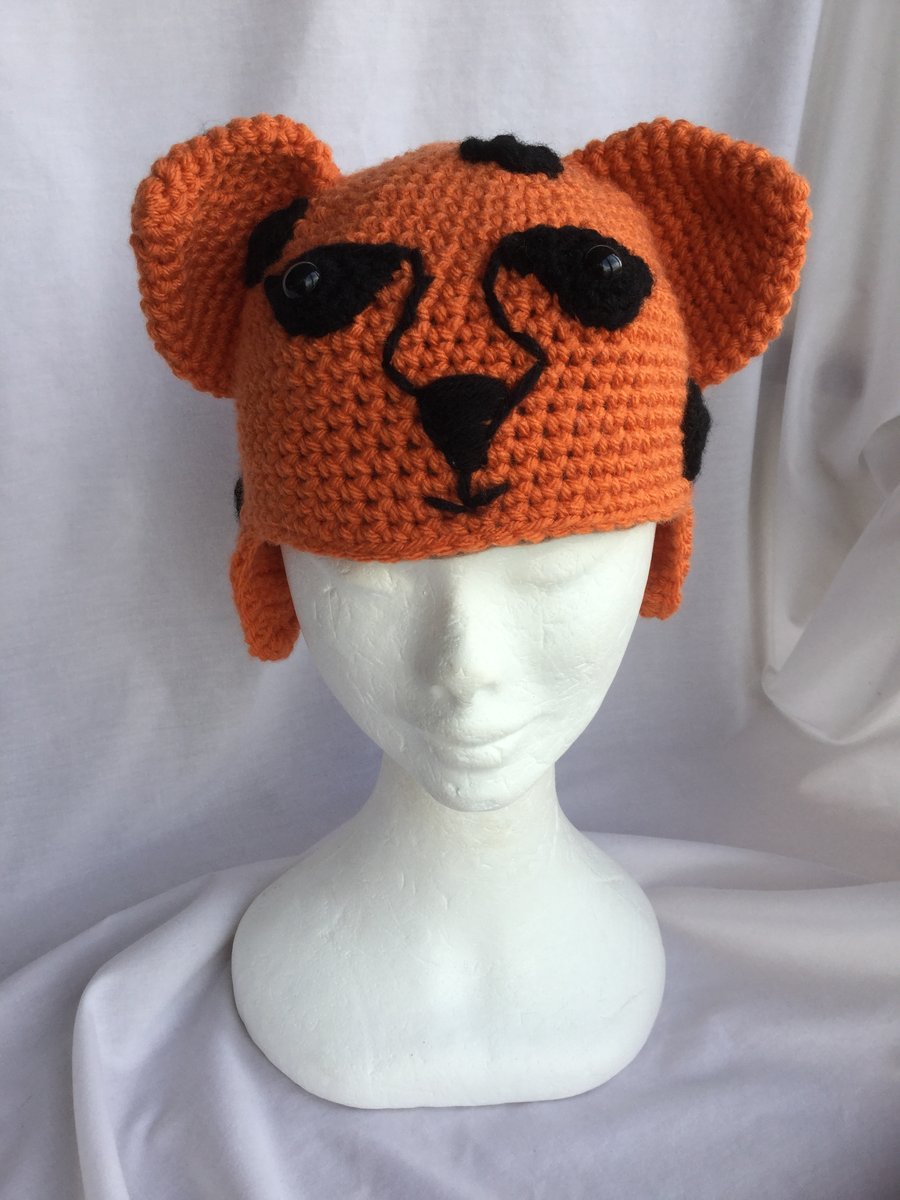 Cheetah hat (crochet)