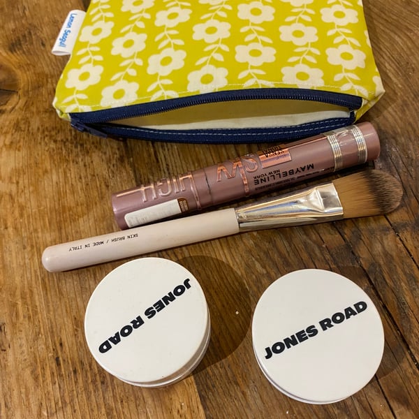 Oil Cloth Make Up Bag (816)