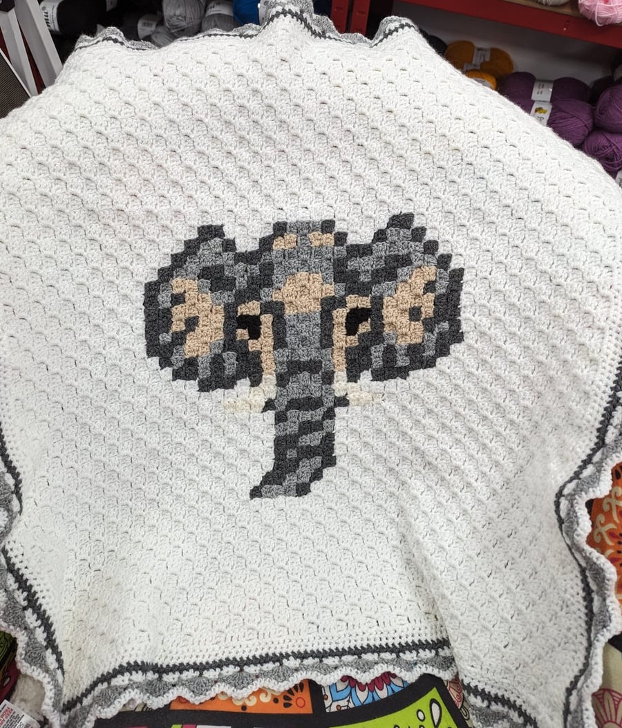 Crochet  Blanket  With  Elephant design 