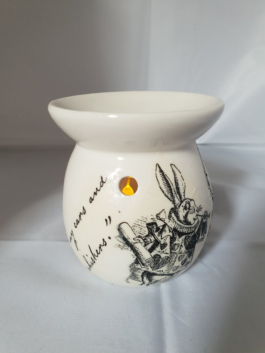 Alice in wonderland oil or wax burner