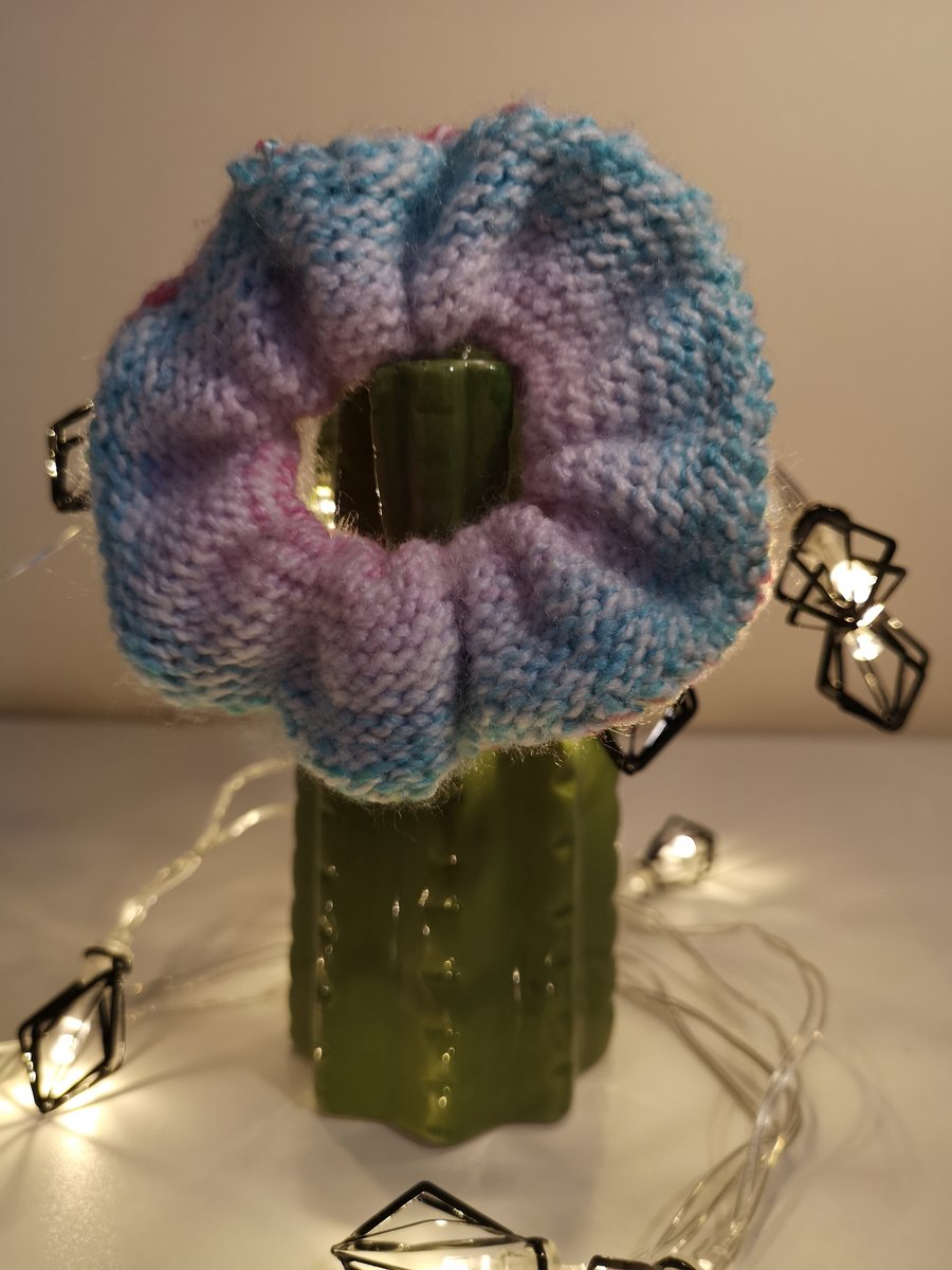 Pink-blue knitted scrunchie