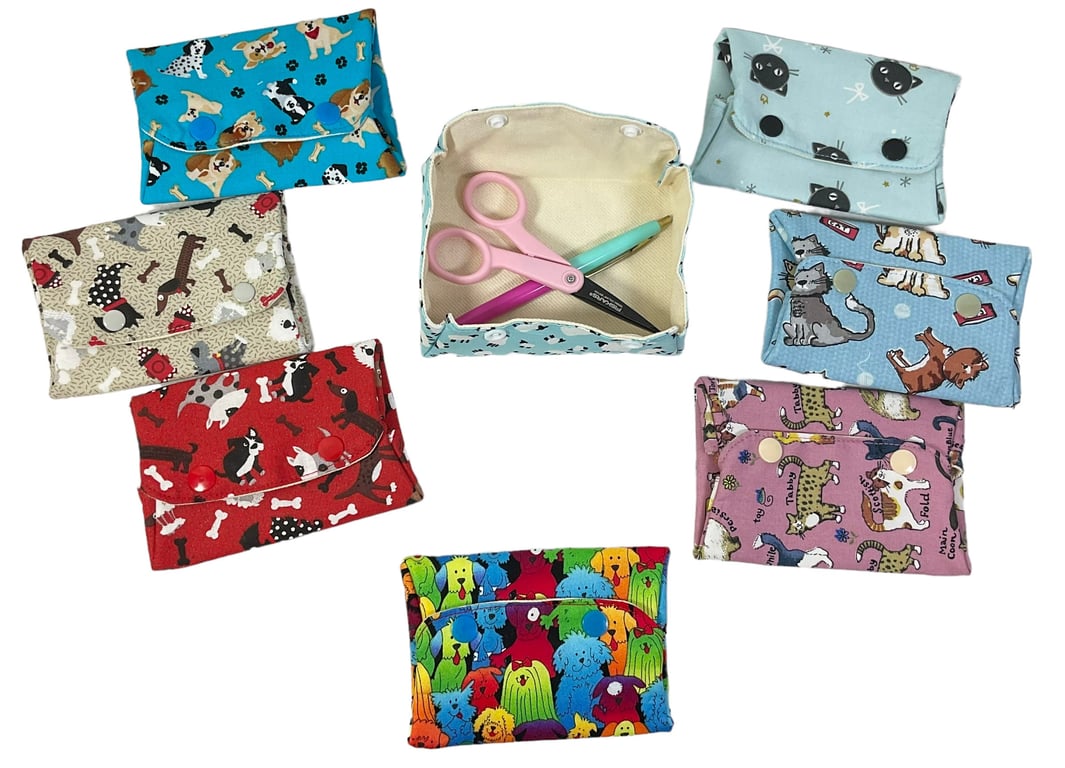 box shaped Coin purse with dogs and cats, small fold up small pets notions pouch