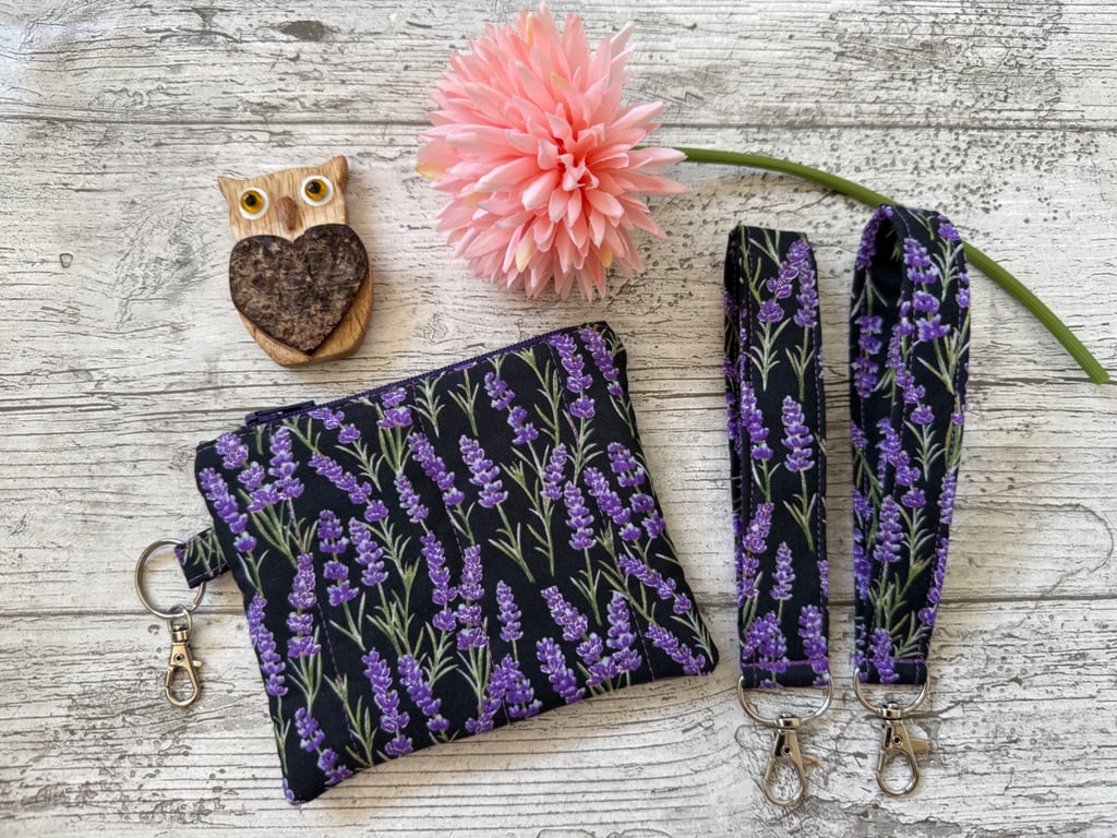 Essentials zip pouch. Small bag with zip. Pouch for wristlet.