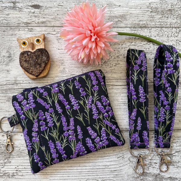 Essentials zip pouch. Small bag with zip. Pouch for wristlet.