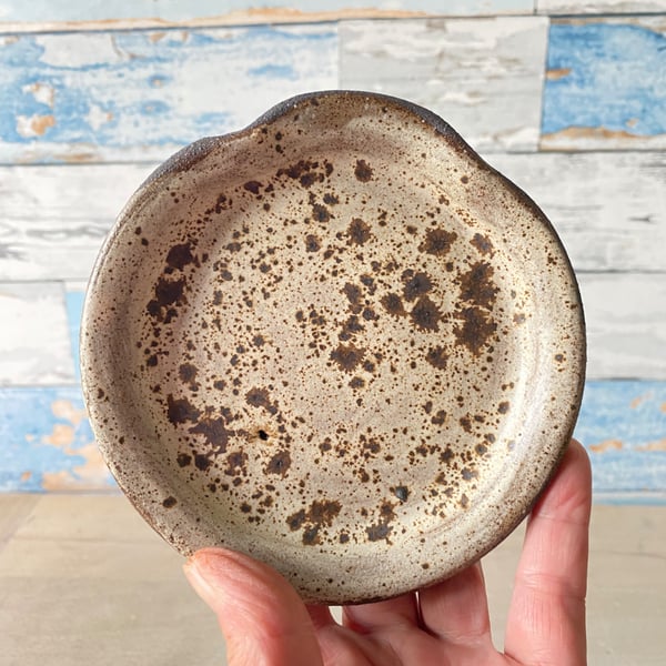 Brown splats spoon rest 