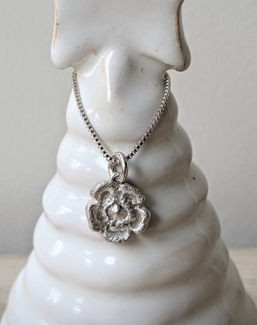 Cute Fine Silver Handmade Flower Pendant Necklace