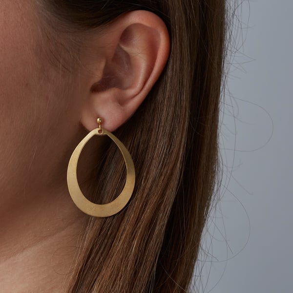 Hollow gold teardrop earrings - Plain pendant earrings -  Oval drop earring