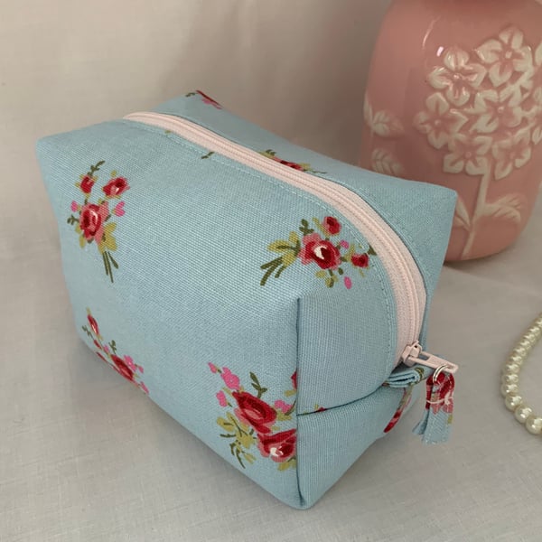 Boxy Cosmetic Bag, Square Zipped Purse, Travel Pouch, Make up Bag