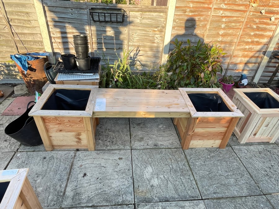Garden bench planter