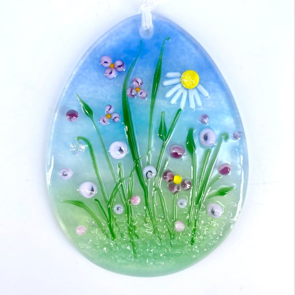 Pretty Glass Egg - Delicate Pink Flower & Daisy Design 