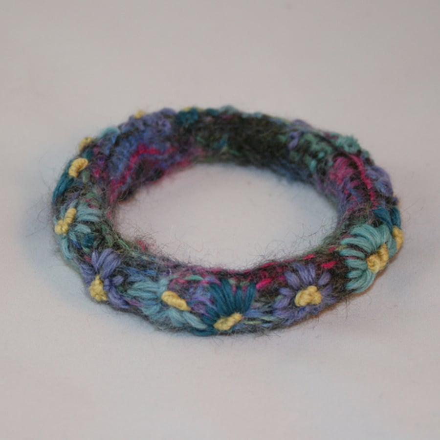 Green Daisies - Bangle