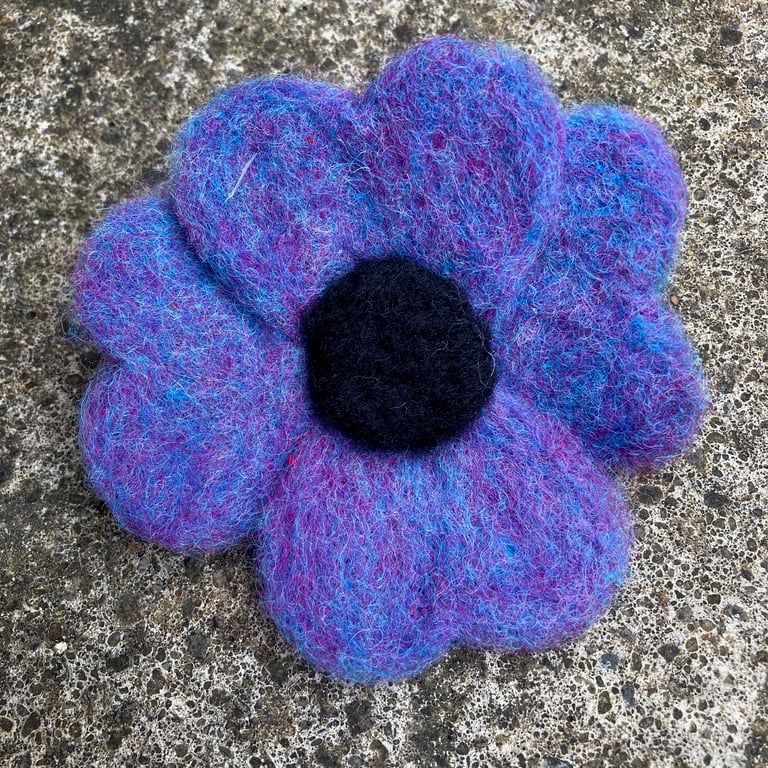 Large flower brooch, purple, hand felted