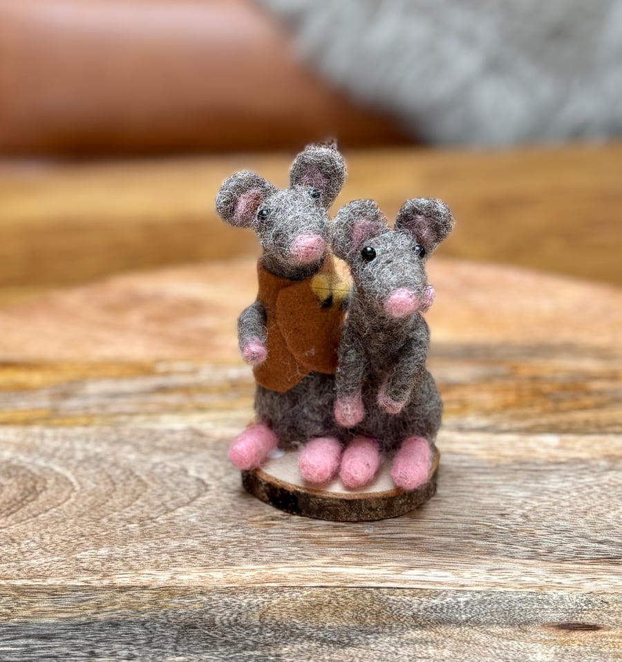 Needle felt hand crafted pair of lover mice on a wooden base