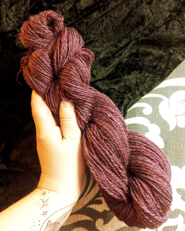 Plum Intended hand spun yarn – Cheviot wool - 275 yards