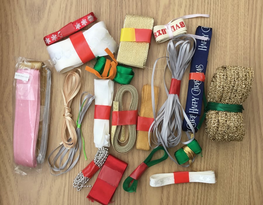 Beautiful Bundles Festive Selection of 21 Mixed Lengths of Ribbons and Trims.