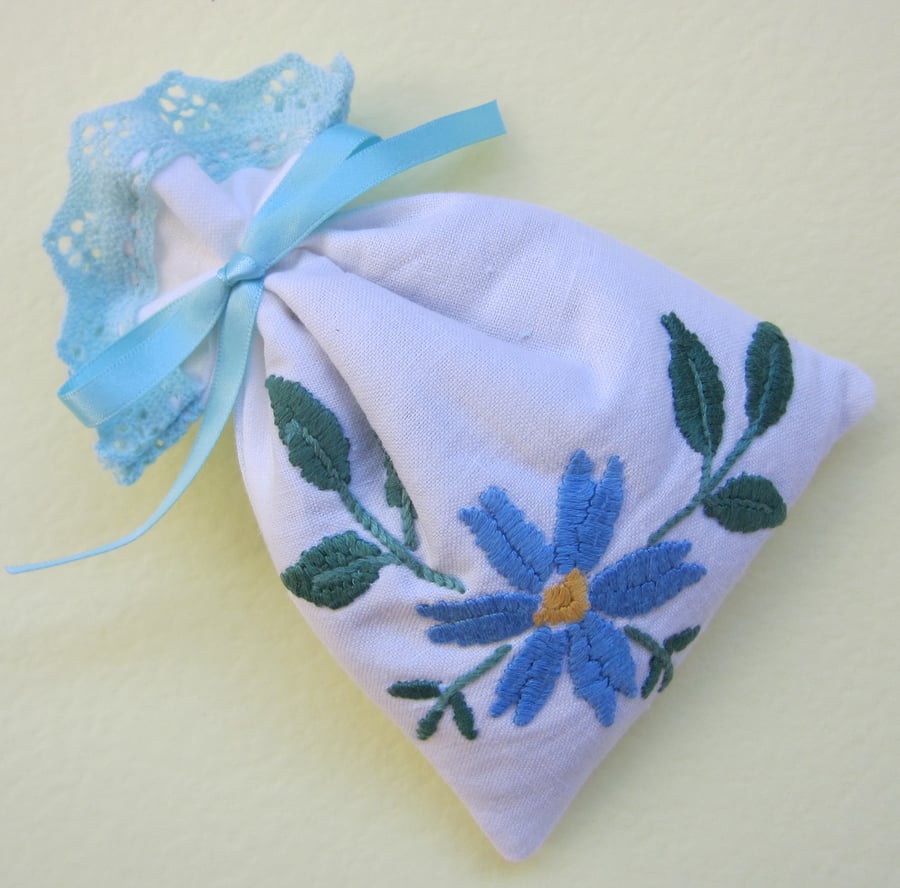 Vintage Embroidered Lavender Drawer Sachet