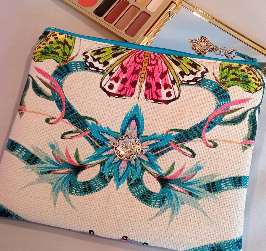 Upcycled make up bag 193E