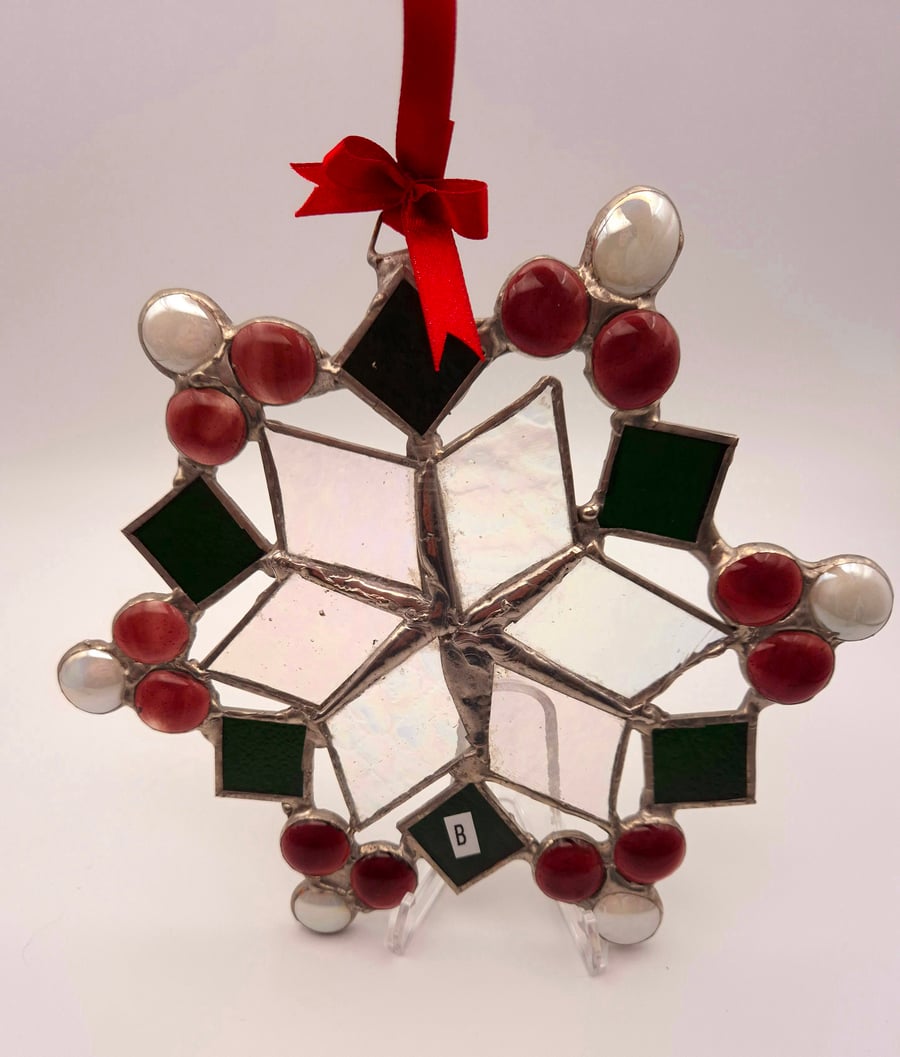 Handmade stained Glass Six-pointed Snowflake,Star. Suncatcher Dark Red and Green