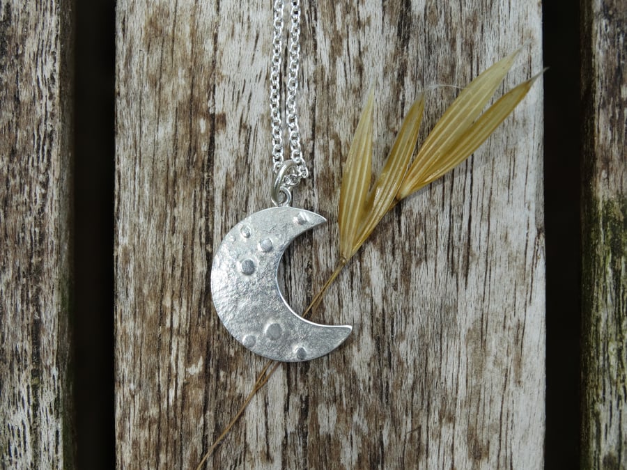 Eco Silver crescent moon pendant with embossed decoration