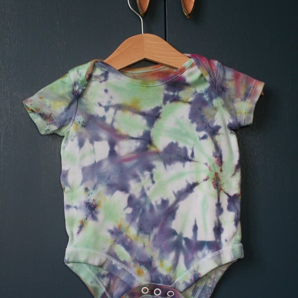 Bold ice-dyed 6-9 months short sleeved vest