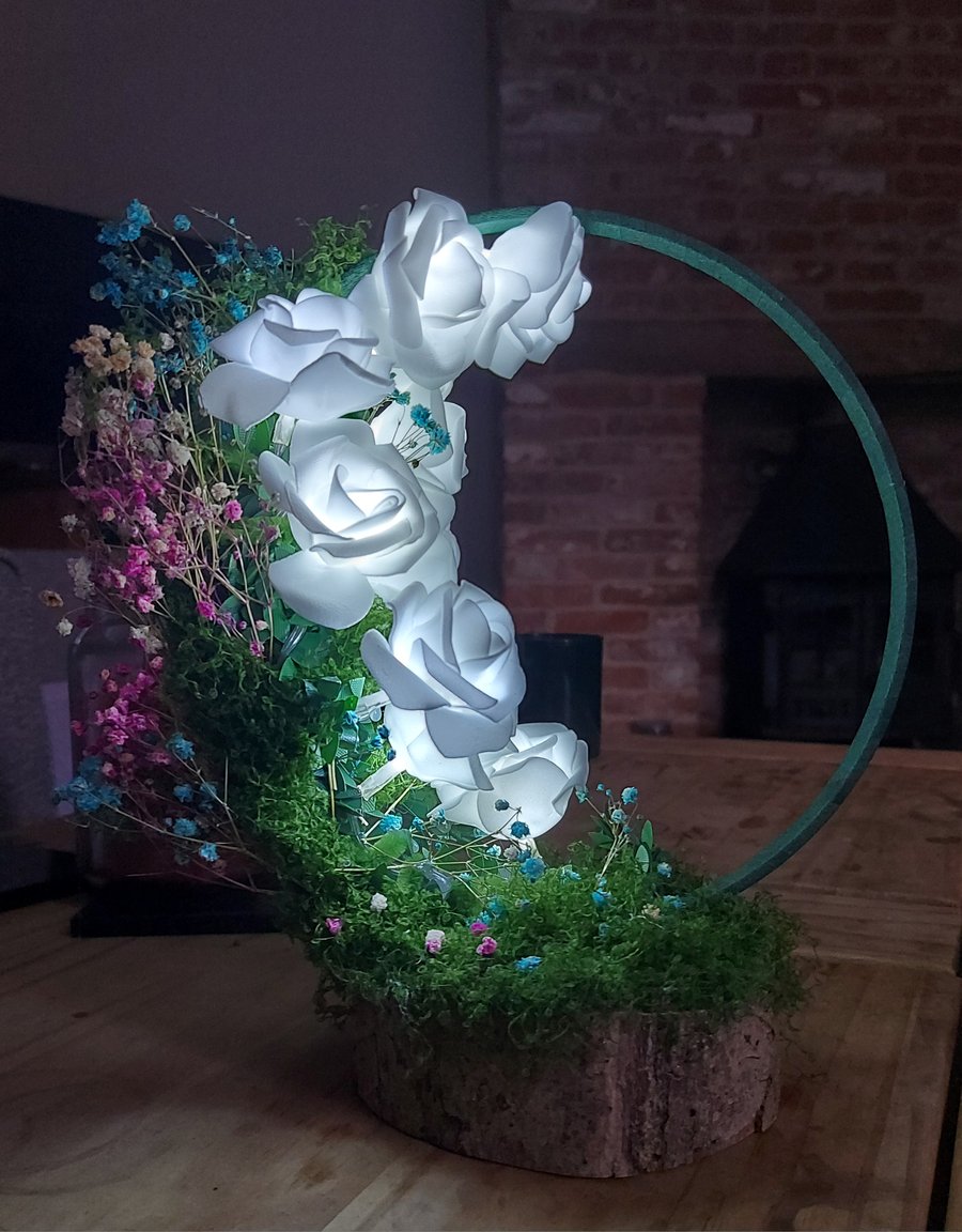 Light Up White Rose Woodland Sculpture on Bark Log Slice – Enchanted Moon Flower