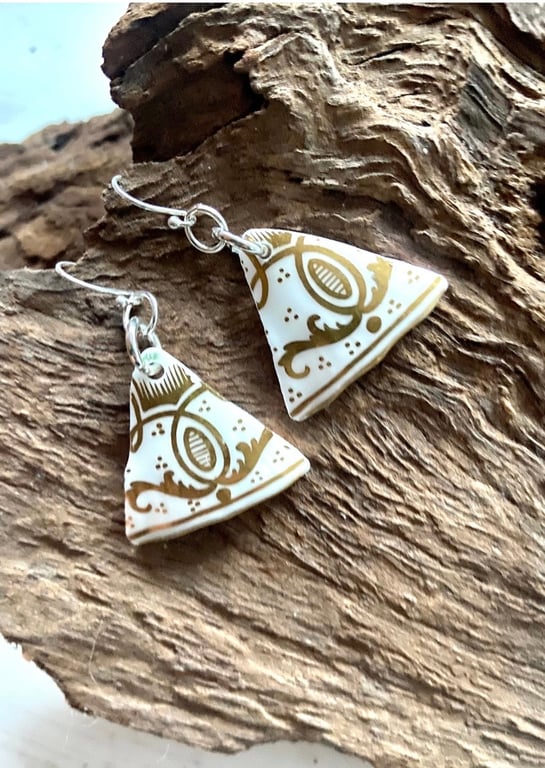 Vintage crockery triangle earrings 